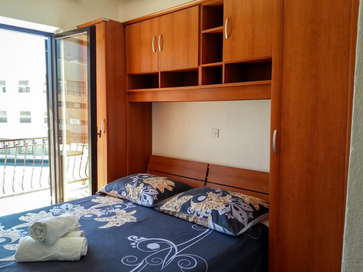 Apartmani Jovic มาคาร์สกา ภายนอก รูปภาพ